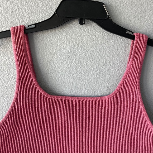 Aritzia Babaton Cropped Tank Top - Picture 3 of 10
